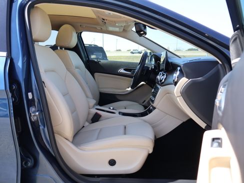 Used 2020 Mercedes-Benz GLA 250 GLA 250 image 38