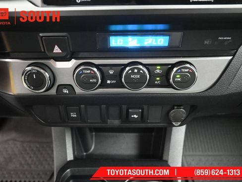 Used 2023 Toyota Tacoma SR AWD/4WD image 19