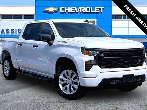 Used 2024 Chevrolet Silverado 1500 Custom image 1