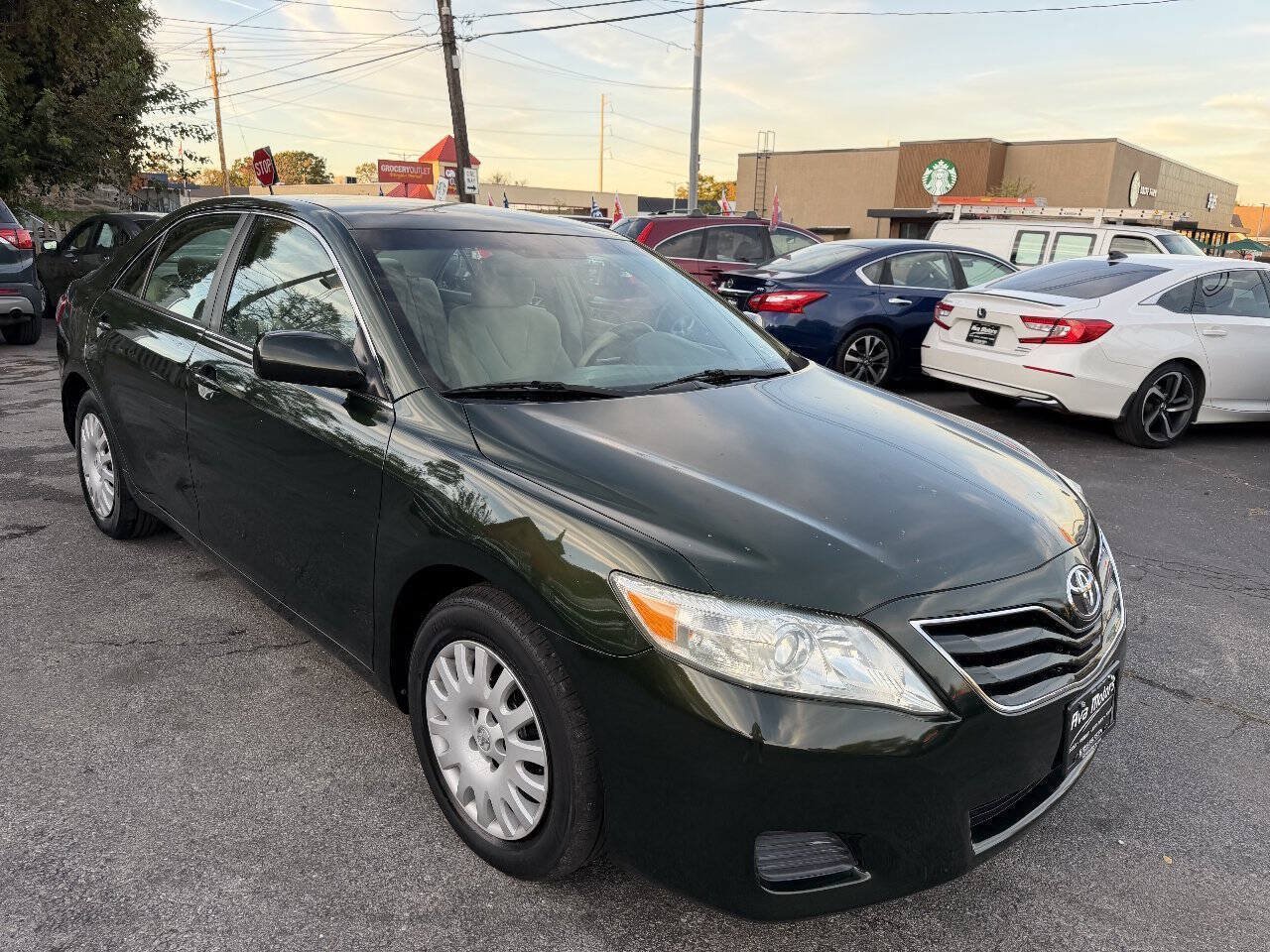 Used 2011 Toyota Camry LE FWD image 2