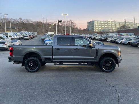 Used 2023 Ford F250 Lariat w/ Black Appearance Package image 7