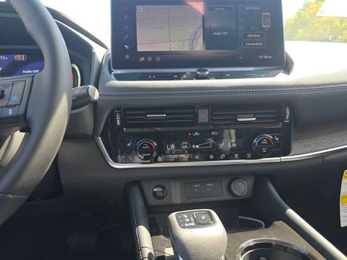 New 2026 Nissan Rogue Platinum w/ Platinum Premium Package image 17