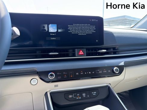 New 2026 Kia Carnival EX FWD image 17