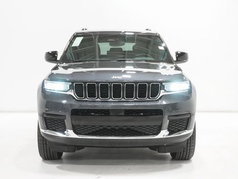 Used 2025 Jeep Grand Cherokee L Laredo image 3