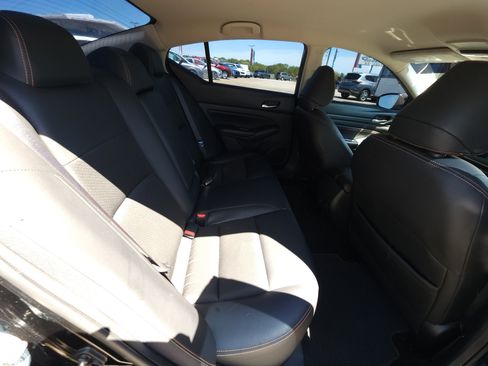 Used 2020 Nissan Altima 2.5 SR FWD image 13