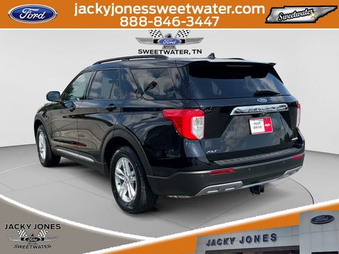 Certified 2021 Ford Explorer XLT w/ Equipment Group 202A AWD/4WD image 3