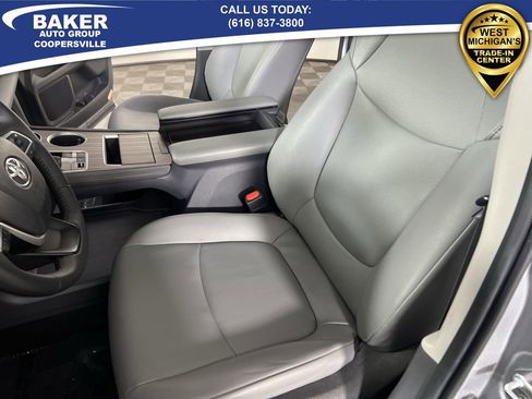 Used 2023 Toyota Sienna XLE image 20