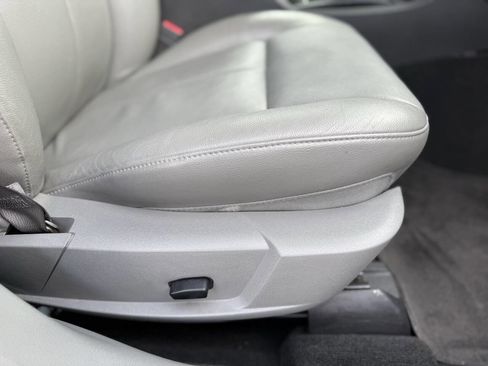 Used 2005 Chrysler 300 Touring RWD image 25