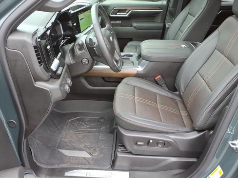 Certified 2026 Chevrolet Silverado 1500 High Country w/ High Country Premium Package AWD/4WD image 6