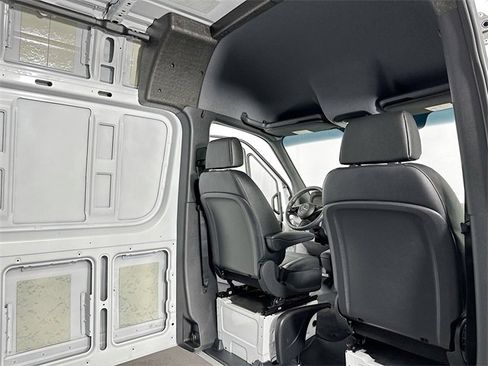 Used 2025 Mercedes-Benz Sprinter 2500 image 22