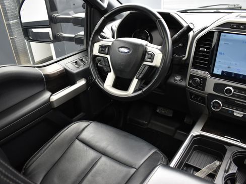 Used 2022 Ford F250 Lariat w/ Black Appearance Package image 23