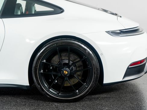 Used 2025 Porsche 911 Carrera 4 GTS image 17