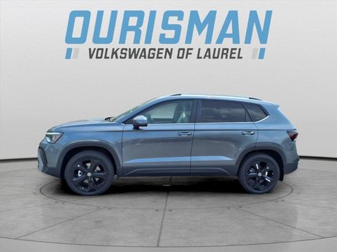 New 2025 Volkswagen Taos SEL image 6