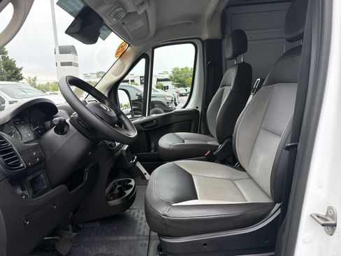 Used 2025 RAM ProMaster 2500 w/ Convenience Group FWD image 16