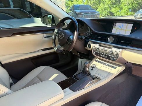 Used 2018 Lexus ES 350 w/ Luxury Package w/Wood Trim FWD image 32