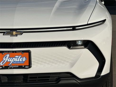 New 2026 Chevrolet Equinox EV LT image 4