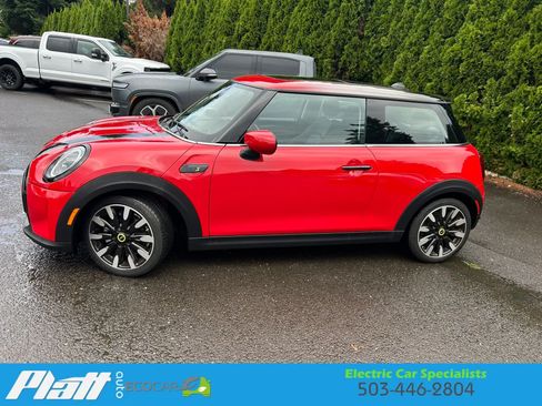Used 2024 MINI Cooper SE FWD image 3