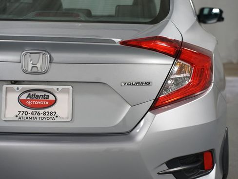 Used 2017 Honda Civic Touring image 10