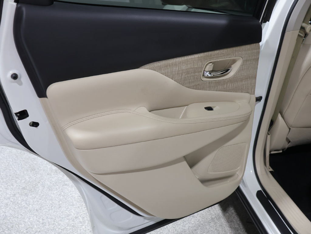 Used 2019 Nissan Murano SL w/ SL Technology Package AWD/4WD image 18