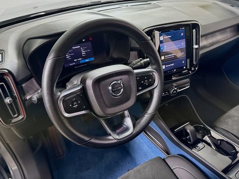 Used 2023 Volvo XC40 Recharge Ultimate image 23