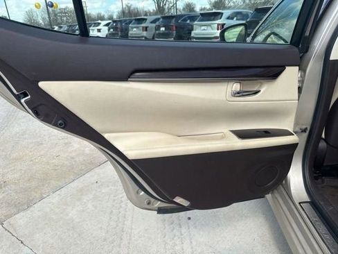 Used 2016 Lexus ES 350 w/ Premium Package w/Wood Trim image 46