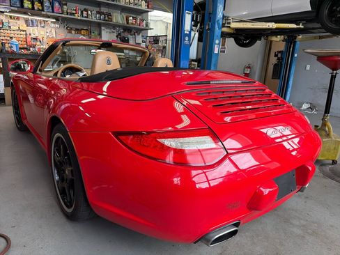Used 2010 Porsche 911 Cabriolet image 29