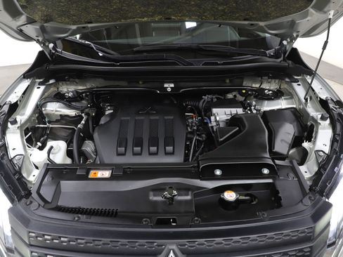 Used 2025 Mitsubishi Eclipse Cross SE image 33