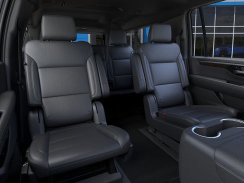 New 2026 Chevrolet Suburban Z71 w/ Z71 Off-Road Package AWD/4WD image 15