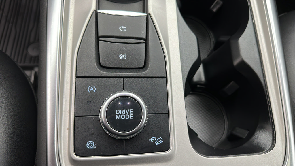 Used 2023 Ford Explorer XLT w/ Equipment Group 202A AWD/4WD image 20