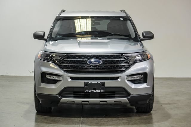 Used 2021 Ford Explorer XLT w/ Equipment Group 202A AWD/4WD image 6