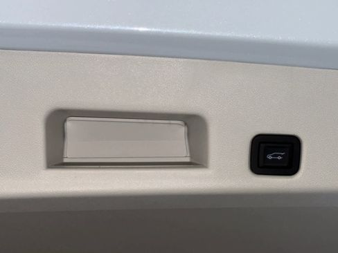 New 2026 Buick Enclave Avenir w/ Super Cruise Package image 9