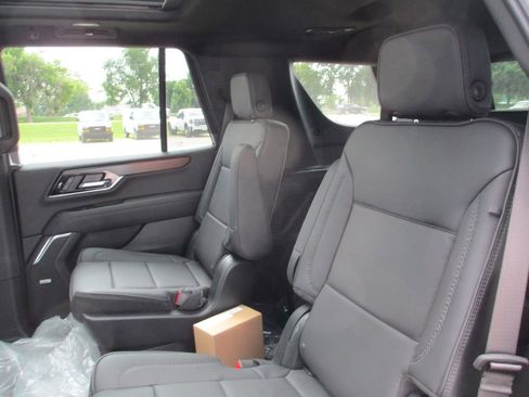 New 2026 GMC Yukon Denali w/ Denali Reserve Package AWD/4WD image 12