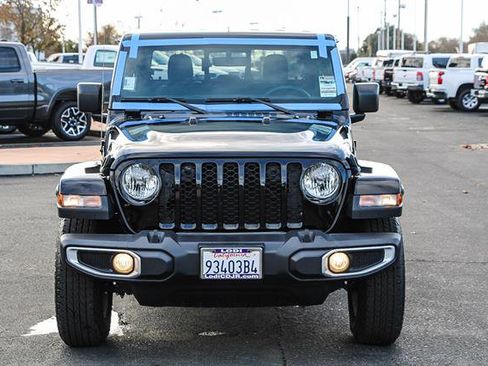 Used 2023 Jeep Gladiator Sport image 6