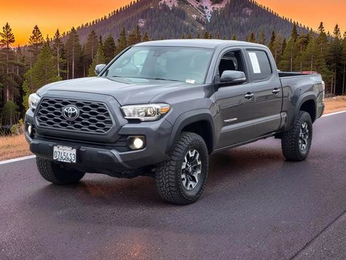 Used 2023 Toyota Tacoma TRD Off-Road w/ Advanced Technology Package AWD/4WD image 4