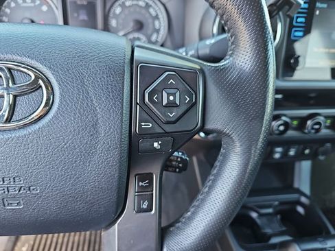 Used 2018 Toyota Tacoma TRD Sport w/ Technology Package AWD/4WD image 14