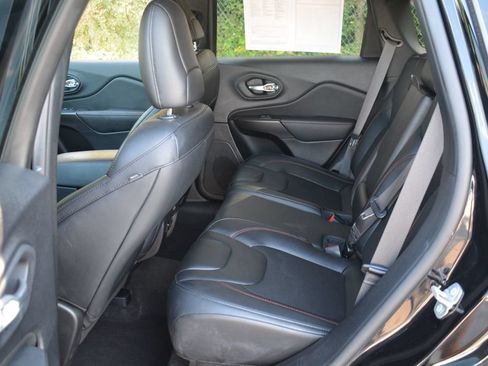Used 2022 Jeep Cherokee Trailhawk AWD/4WD image 20