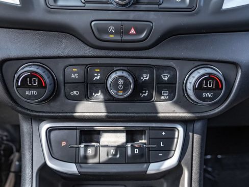 Used 2023 GMC Terrain SLE w/ Driver Convenience Package FWD image 19