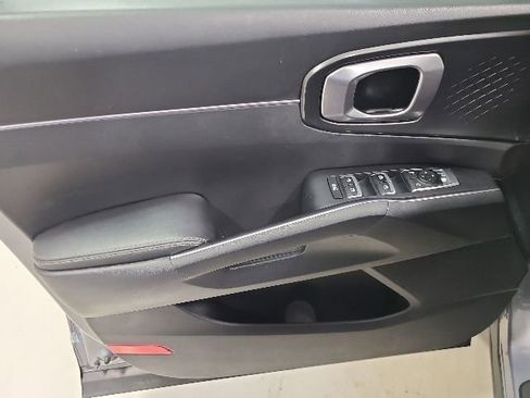 Used 2023 Kia Sorento LX FWD image 20
