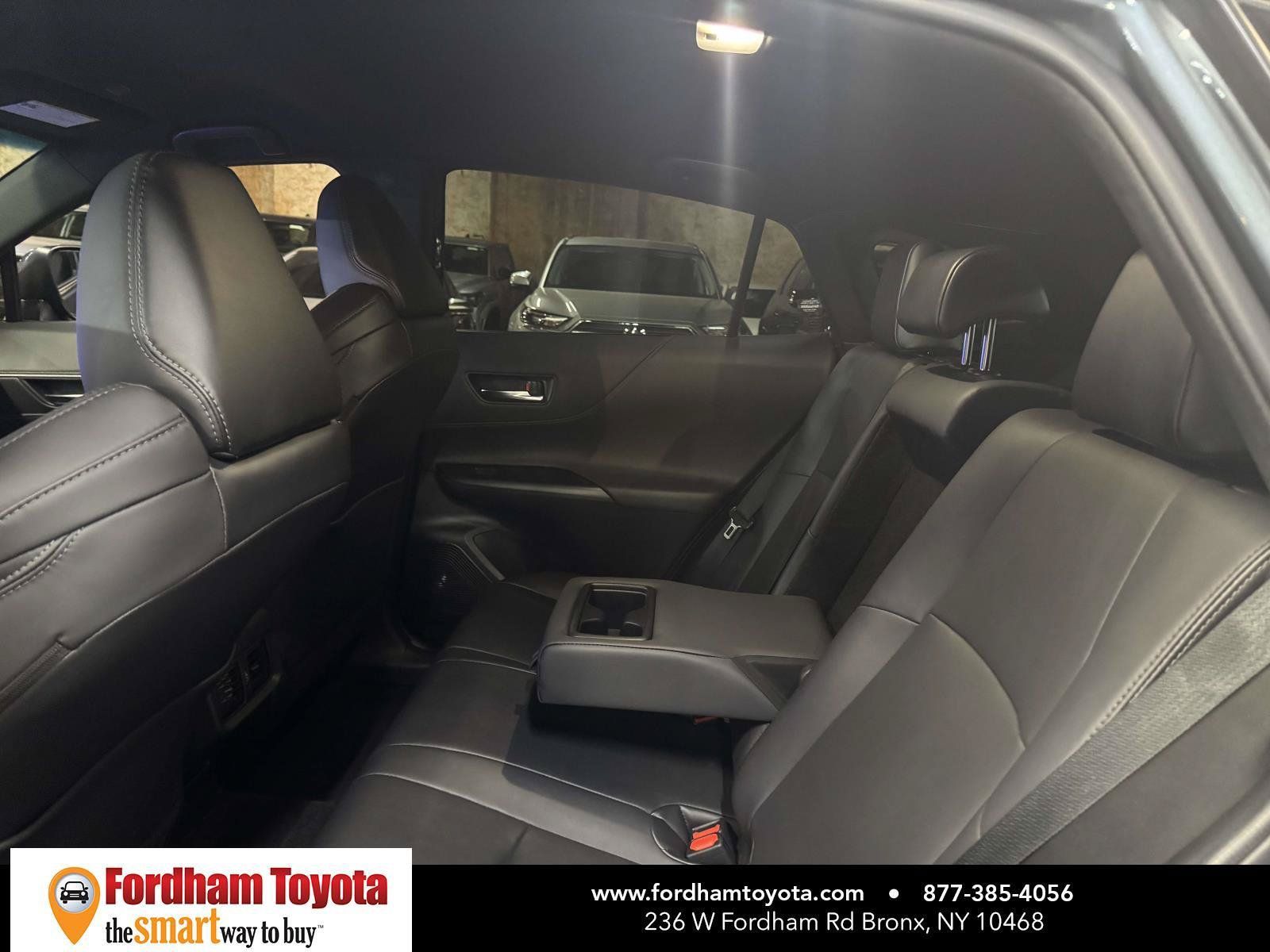 Used 2023 Toyota Venza XLE AWD/4WD image 12