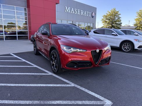 New 2025 Alfa Romeo Stelvio Sprint image 4