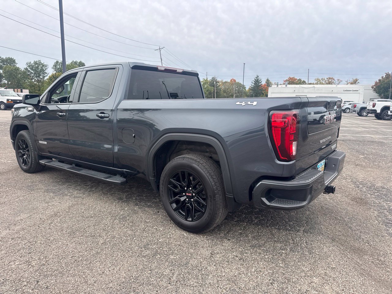 Used 2021 GMC Sierra 1500 Elevation w/ LPO, Elevation Black Package AWD/4WD image 8