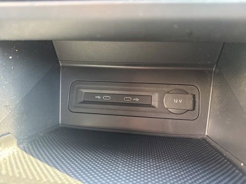 Used 2023 Volkswagen Atlas Cross Sport SE image 24