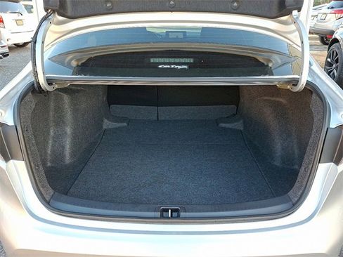 Used 2025 Toyota Corolla LE image 30