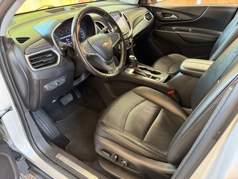 Used 2019 Chevrolet Equinox Premier FWD image 2