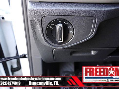 Used 2021 Volkswagen Atlas Cross Sport SE w/ Panoramic Sunroof Package FWD image 23