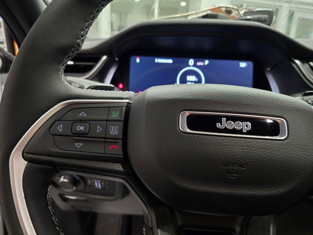 New 2027 Jeep Grand Cherokee Laredo X RWD image 18