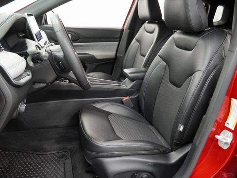 Certified 2025 Jeep Compass Latitude w/ Convenience Group image 17