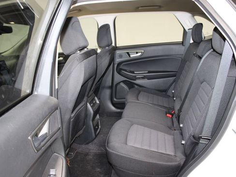 Used 2022 Ford Edge SE w/ Black Appearance Package image 16