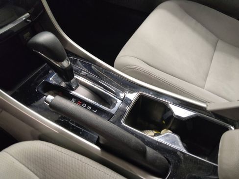 Used 2017 Honda Accord EX image 26