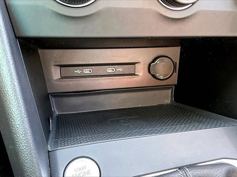 Certified 2022 Volkswagen Taos SE image 29